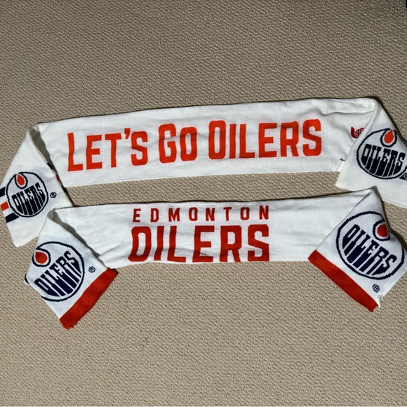 Set of 2 Edmonton Oilers Scarves - Picture 1 of 3